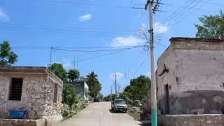 Habitantes de San Juan Bautista Sahcabchén denuncian daños en electrodomésticos por variaciones de voltaje.