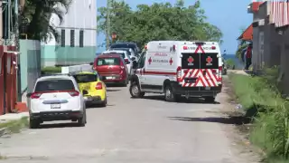 El guiador, de 22 años, fue trasladado al hospital IMSS-Bienestar con posible fractura en el pie.