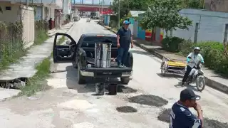 Vecinos de Candelaria hartos del mal estado de las calles; ellos bachean 