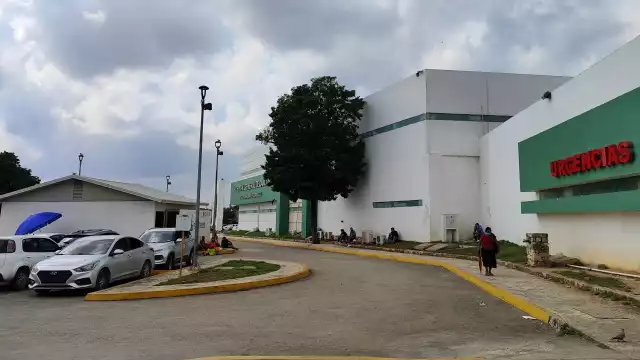 Las quejas en el nosocomio incluyen retrasos en cirugías y robos de objetos personales