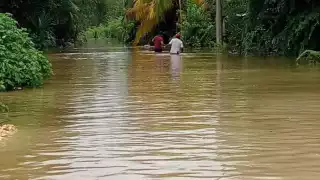 Ciudadanos de San Pablo Pixtún se Movilizan ante Creciente de Agua por Ciclón Tropical 1