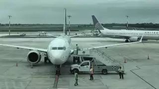 Rayo ‘sacude’ a un empleado en el aeropuerto de Mérida