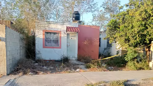 Los agentes encontraron el cuerpo suspendido con una soga, en la colonia Santa Cruz Palomeque