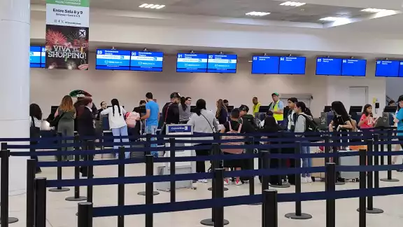 Centro de Cancún al aeropuerto: ¿Cómo llegar sin tomar un taxi?