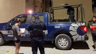 Elementos policiacos llegaron al lugar de los hechos.