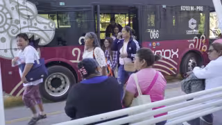 Transporte Ko’ox enfrenta críticas por tarifas y paraderos saturados