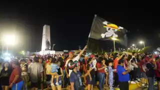 La afición campechana se lanzó al abordaje para celebrar el triunfo de su equipo.