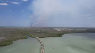 Mediante un dron, analizarán la evolución del incendio