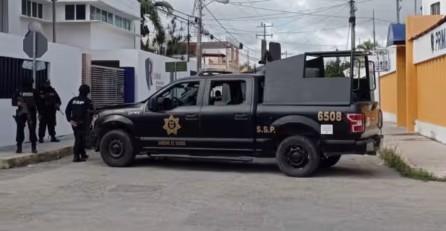 La escuela fue evacuada por los maestros tras informar la situación a los padres de familia