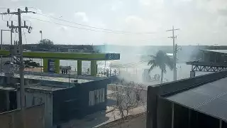 Se incendia una palapa cerca de una gasolinera en Celestún 