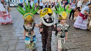 Con desfile, niños cierran la campechanidad