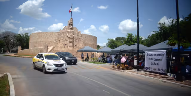 La convocatoria para los asistentes es acudir de negro y con veladoras.