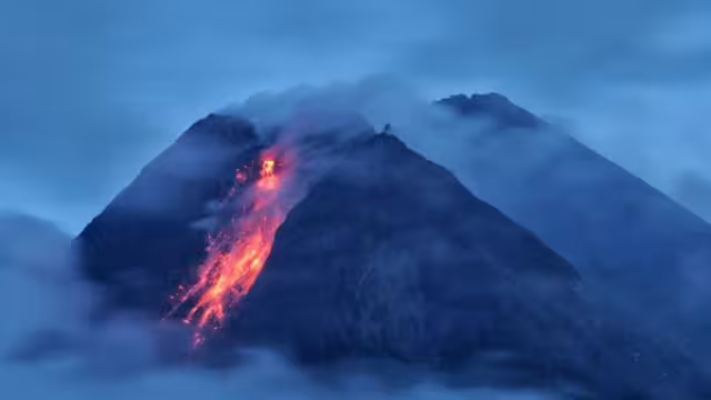 Indonesia entra en alerta por erupción del volcán Merapi
