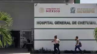 Personal médico le colocó una férula de yeso, la cual al estar muy ajustada la sangre dejó de circularle de manera adecuada