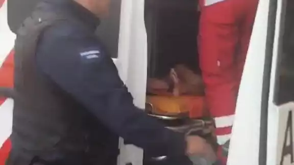 Dos menores de edad rescatados por autoridades y el Heroico Cuerpo de Bomberos.