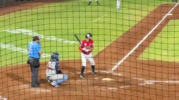 Kivi, cerveza y batazos: ¿cuánto cuesta la experiencia en el estadio Nelson Barrera