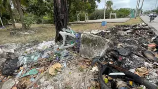 Parque del Cenote en Cancún se convierte en basurero: Reportan residuos y malos olores