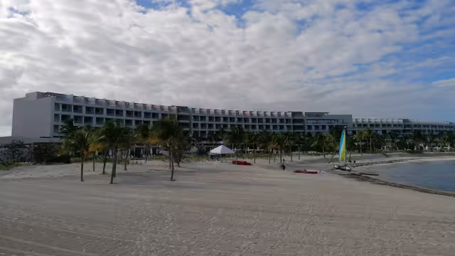 Autoridades de la  Fiscalía restringieron  el acceso a las 498  habitaciones del  desarrollo, cuya  apertura estaba  programada para  el próximo 10 de noviembre