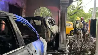 El incendio alcanzó electrodomésticos, autos y otras pertenencias