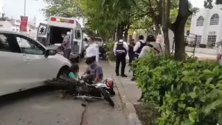 Dos lesionados en la avenida Central