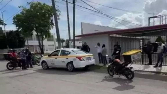 Taxista en Chetumal es nuevamente señalado de comportamientos inadecuados. Taxista en Chetumal es nuevamente señalado de comportamientos inadecuados.