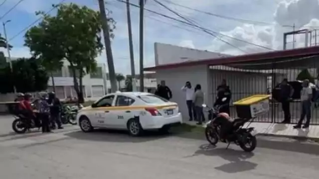 Taxista en Chetumal es nuevamente señalado de comportamientos inadecuados.