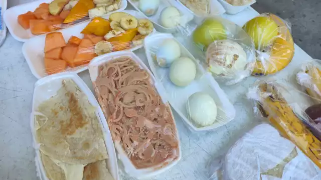 Lucía Hernández Damián describió cómo de ganar 2 mil 700 pesos el viernes, apenas obtuvo 700 el lunes que inició medida