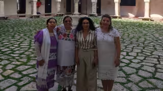 La tercera jornada abrió con la conferencia magistral de Briceida Cuevas Cob,  U Noj Kuuch u Suukil Ú uchben Tuukul Tu  Bejla’aben Ik’il Ts’í ib ichil u Maya’ T’aanil Peten.