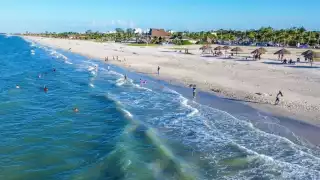 Monitoreo sanitario garantiza calidad del agua y seguridad de bañistas en Campeche