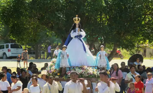 Procesión y danza Guadalupana marcan inicio de los festejos en Hool