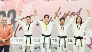 Ian Canales (2o der) subió al pódium, en dos ocasiones, tras vencer a oponentes de San Luis y Chihuahua, para después ganarle al representante del estado anfitrión.