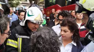 Confirman 4 muertes en el incendio en la alcaldía Benito Juárez.