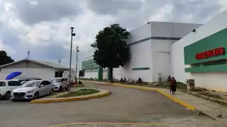 Las quejas en el nosocomio incluyen retrasos en cirugías y robos de objetos personales