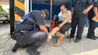 Adulta mayor resbala en el centro de Mérida y resulta lesionada: Policía municipal la traslada al hospital      