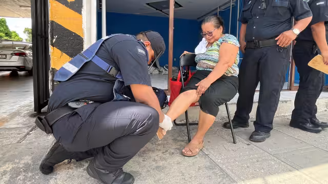 Como parte del protocolo de labor social la mujer fue trasladada a un hospital