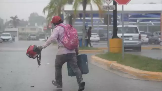 Lluvia vespertina sorprende a habitantes de Campeche