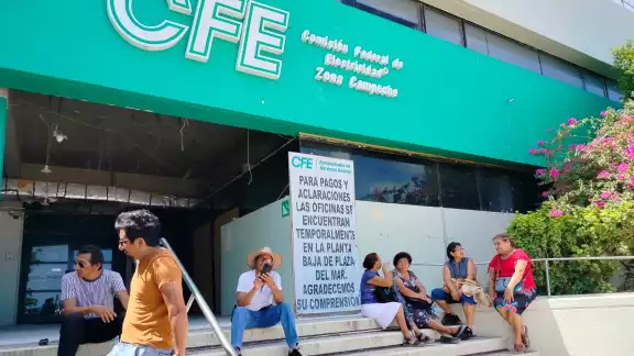 Vecinos del Polvorín exigen a la CFE cambio de transformador por apagones
