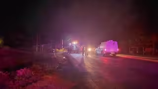 El conductor perdió el control del vehículo causando el derrape en la vía