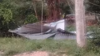 Los fuertes vientos sorprendieron a los habitantes de la comunidad.