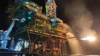 Akal-C es considerado el complejo petrolero marino más grande del mundo.