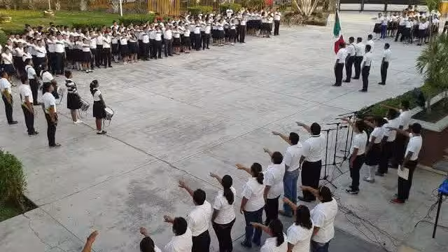 Roban a alumnos mientras estaban en homenaje