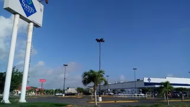 Robo a plena luz del día en supermercado de Chetumal