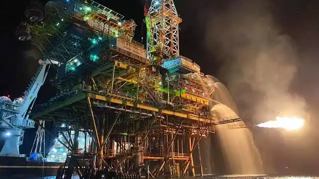 Akal-C es considerado el complejo petrolero marino más grande del mundo.