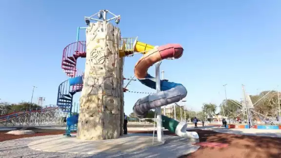 Hay áreas para niños y jóvenes en toda la unidad deportiva Hay áreas para niños y jóvenes en toda la unidad deportiva