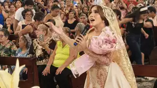 Cientos de fieles se reúnen para celebrar y cantarle las mañanitas a la Virgen del Carmen 