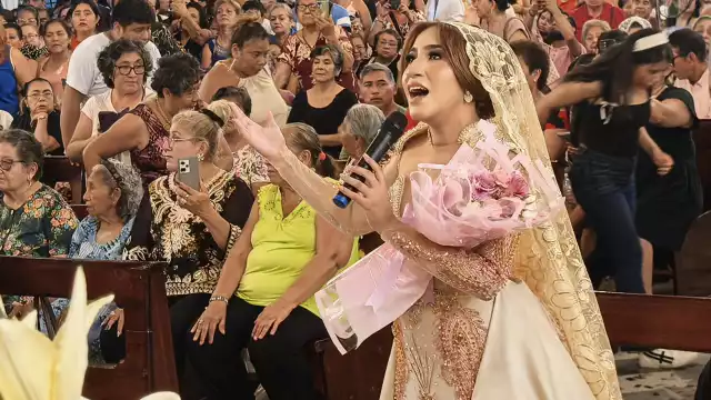 Jaireth del Carmen Cordova Ortiz, reina de los Juegos Florales y Feria Carmen.