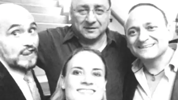 Lalo España despide con emotivo mensaje a Memo Pineda, trabajó en 'Vecinos' Lalo España despide con emotivo mensaje a Memo Pineda, trabajó en 'Vecinos'
