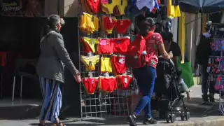 Los precios de la prenda van desde 100 pesos por unidad hasta promociones de dos por 70 pesos.