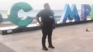 El policía señalado por corrupción reapareció en el malecón de Campeche.