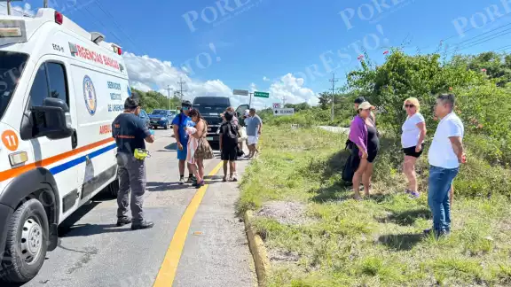 Paramédicos atendieron a los pasajeros que presentaban golpes y crisis nerviosas